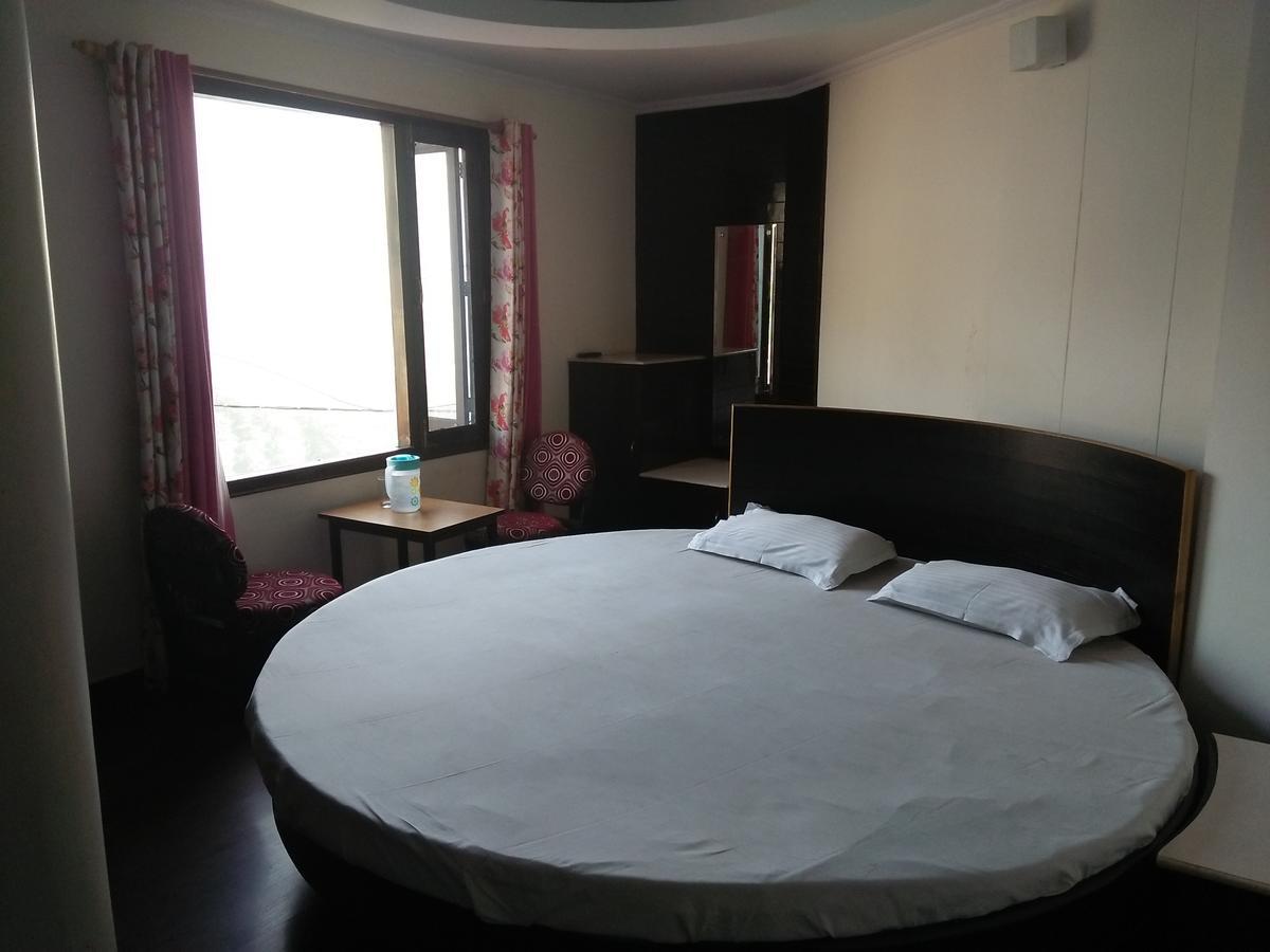 Hotel Basant Shimla Exteriör bild